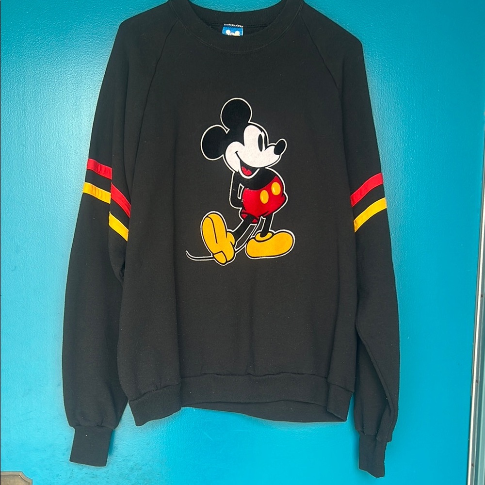 Vintage Disney Black Mickey Mouse Sweater
With velvet Mickey on front 
Unisex